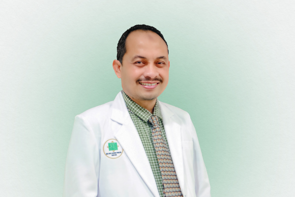dr. Anwar Jusuf, Sp.B